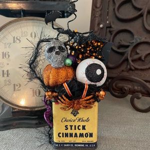 Halloween Decoration Handmade: Antique Sauers Spice Can & vintage trinkets